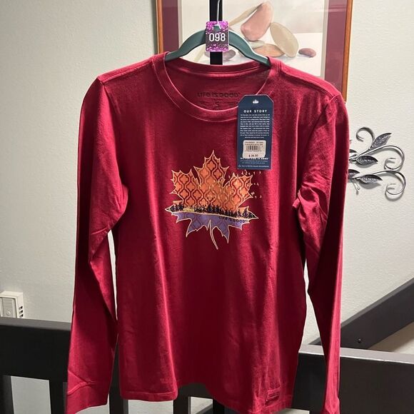 NWT Life is Good Red T-Shirt With Leaf Size Small #98 - Picture 1 of 5